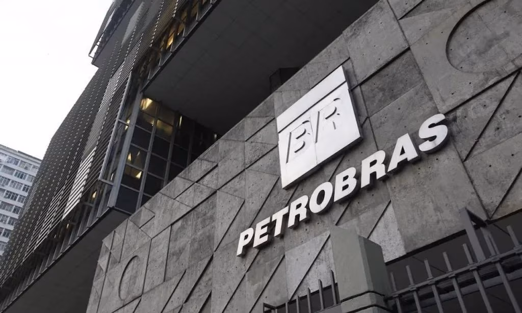 Petrobras reajustará preço do diesel, mas aumento será neutralizado por subsídio
