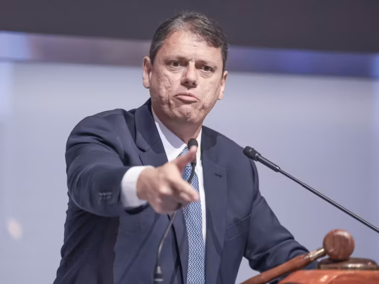 Tarcísio prepara fala moderada no 7/9 após se arrepender de chamar Moraes de ditador