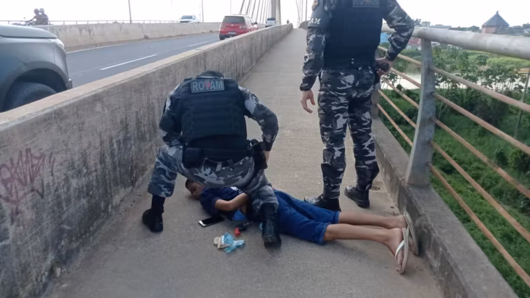 Homem é preso por suspeita de roubo