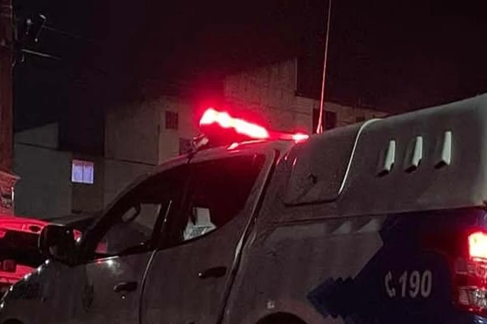 Homem em situação de rua morre após mal súbito em avenida de Porto Velho