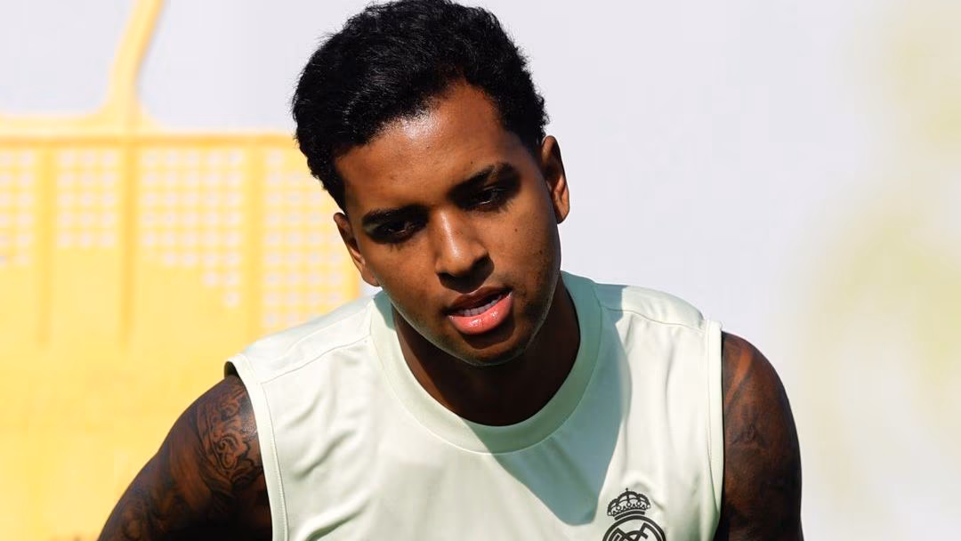 Sem jogar há seis meses, Rodrygo dá passo importante em recuperação