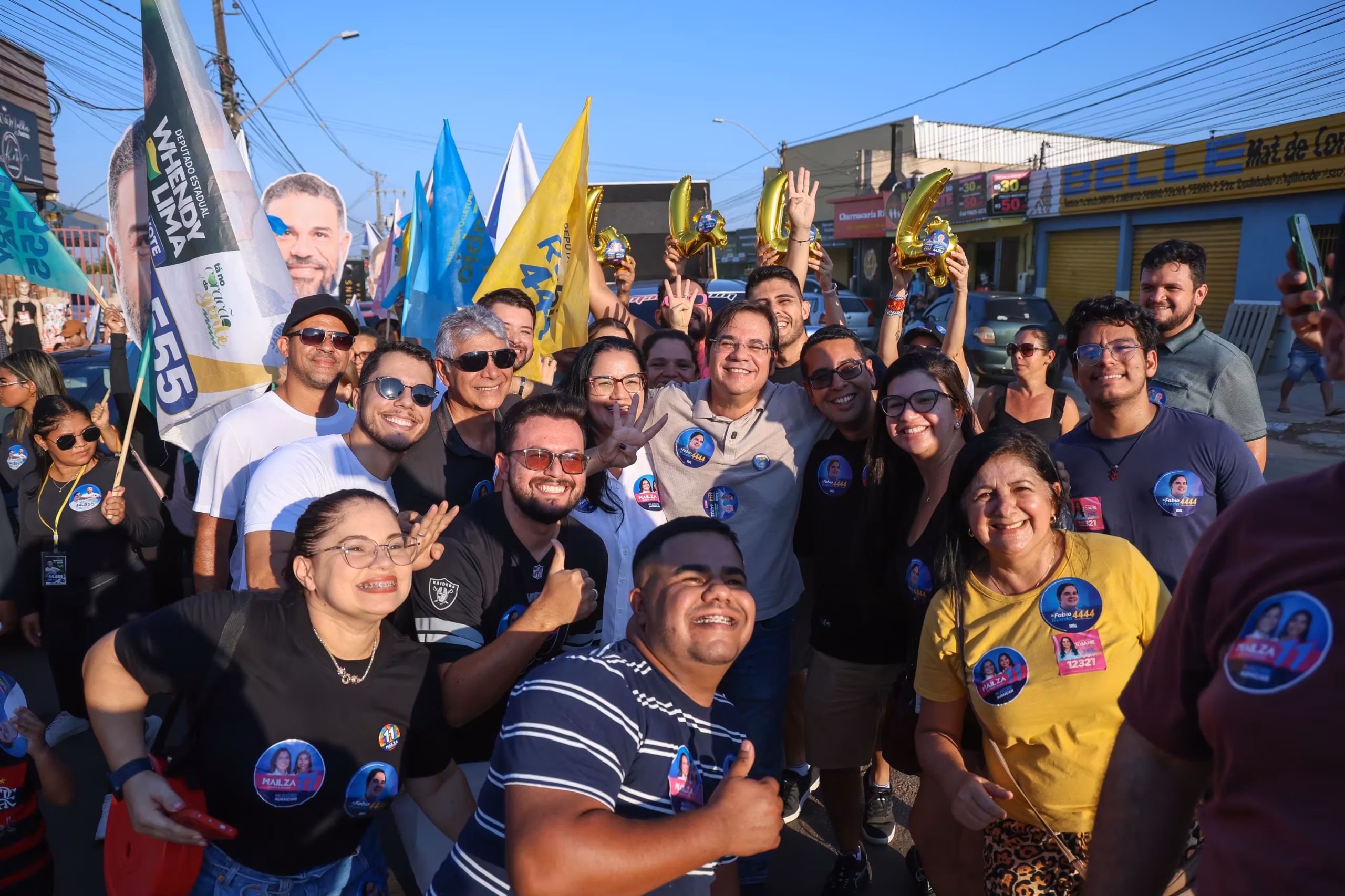 Fábio Rueda reúne multidão em caminhada no Calafate
