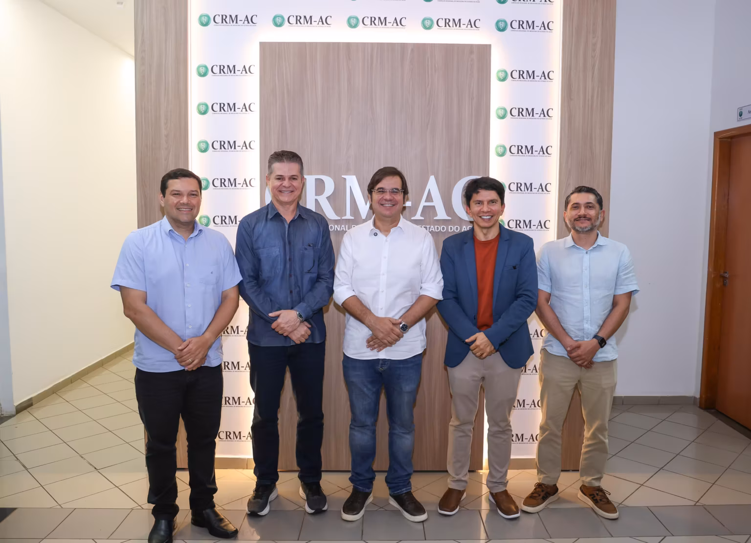 Fábio Rueda visita CRM e debate fortalecimento da saúde