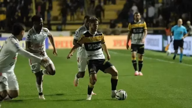 Série B: Em possível adeus de técnico, Criciúma perde para Operário-PR