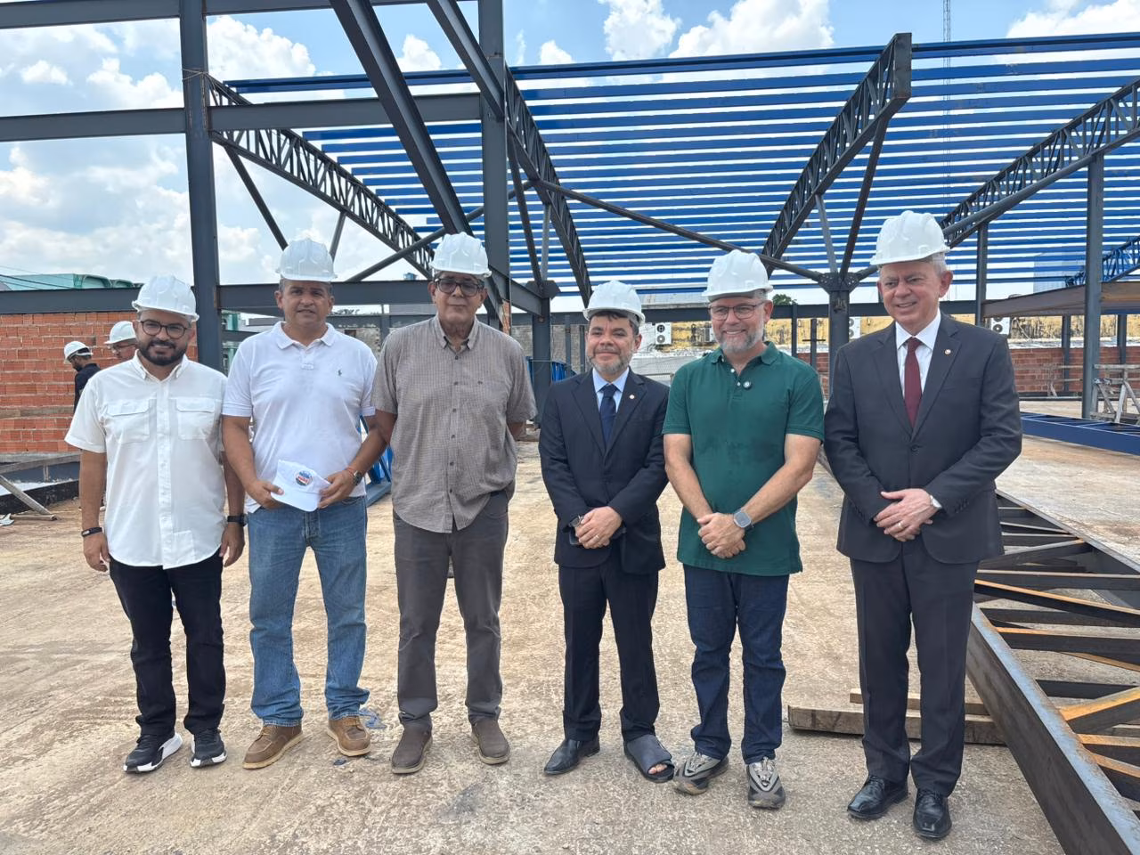 Alysson acompanha obras do Elias Mansour e prevê entrega para dezembro