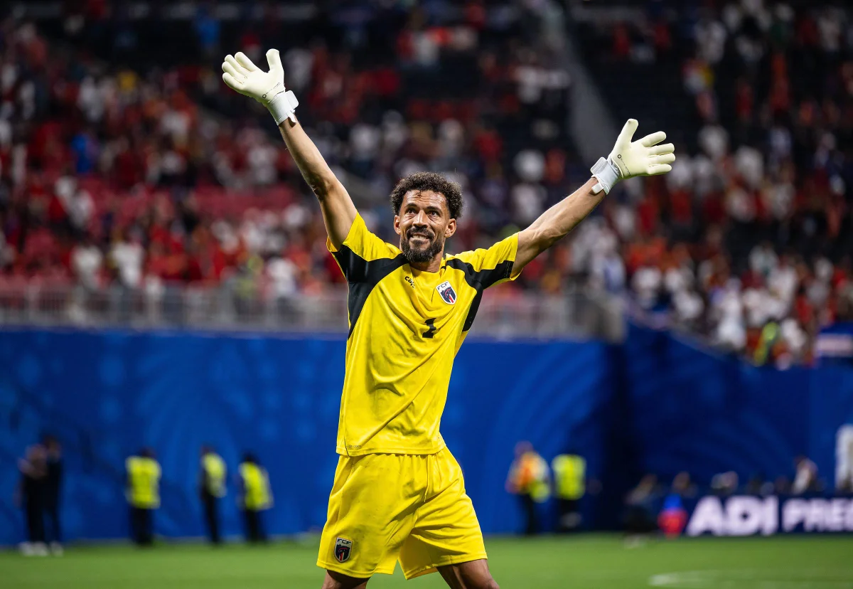 Vozinha, destaque da Copa 2026, é indicado a melhor goleiro do mundo