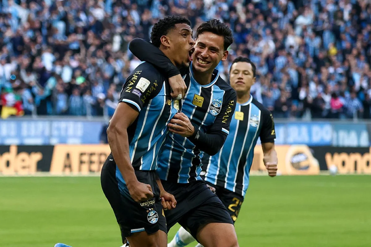 Vitória e Grêmio fazem duelo direto no Barradão pela 26ª rodada do Brasileirão