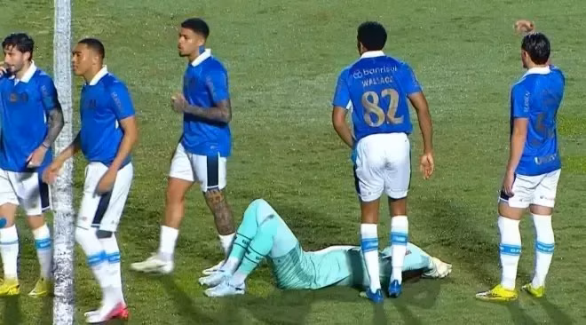 Weverton tem mal-estar antes de partida entre Grêmio e Vitória