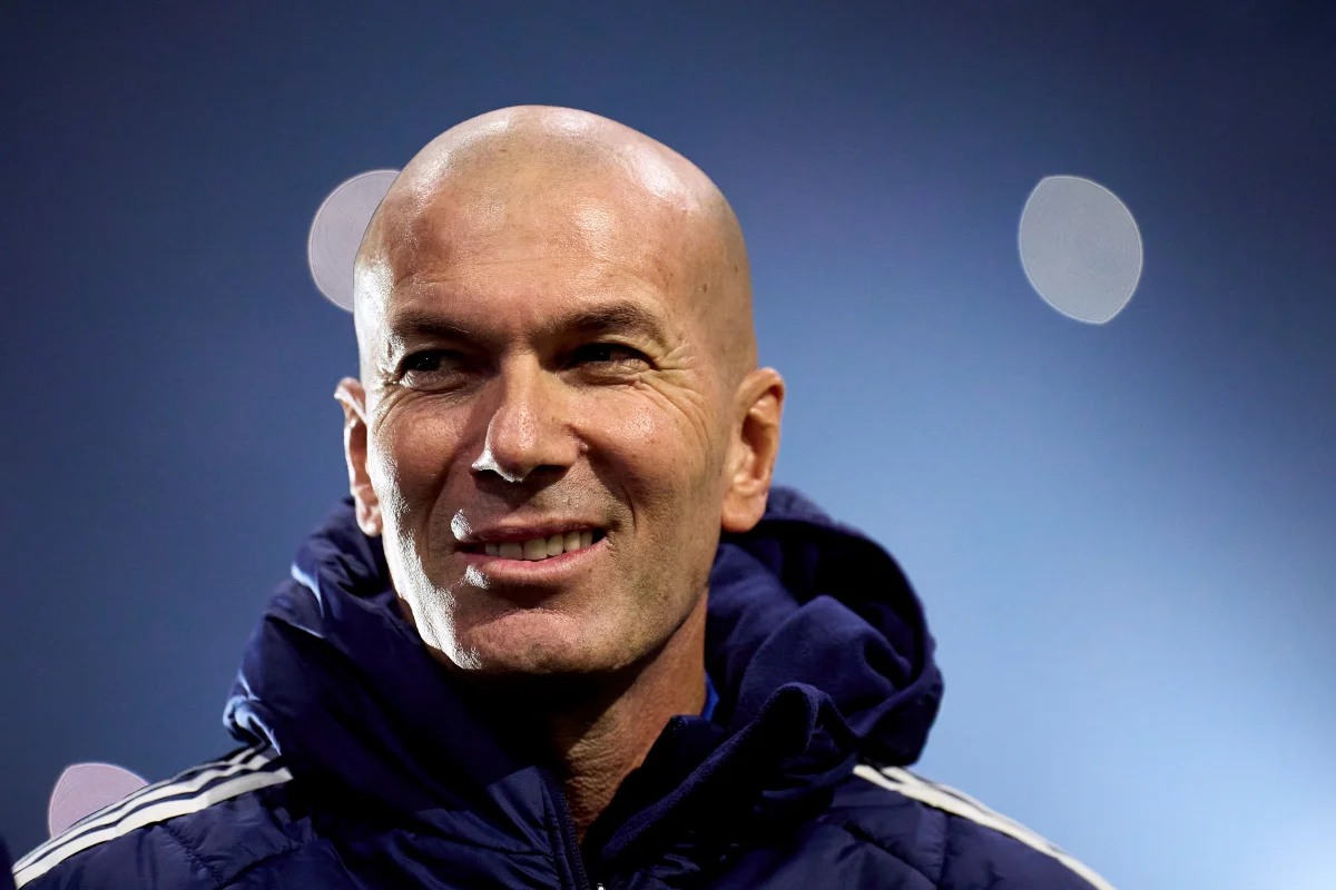 Zidane estreia no comando da França impondo regras rígidas para blindar elenco